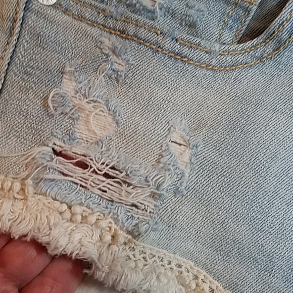 American Eagle Outfitters shortie shorts - Picture 4 of 8